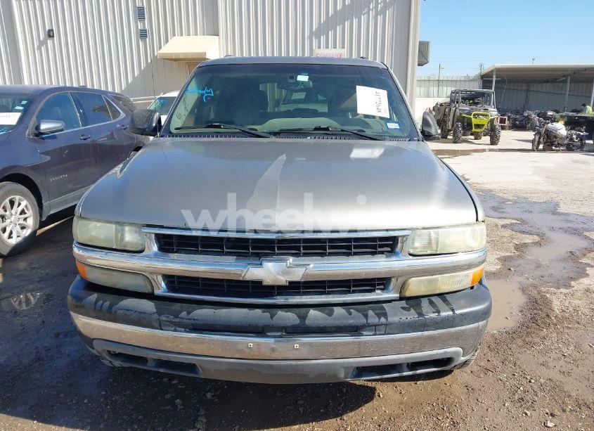 Photo 6 of 2003 Chevrolet Tahoe LS (VIN 1GNEC13V03R302664)