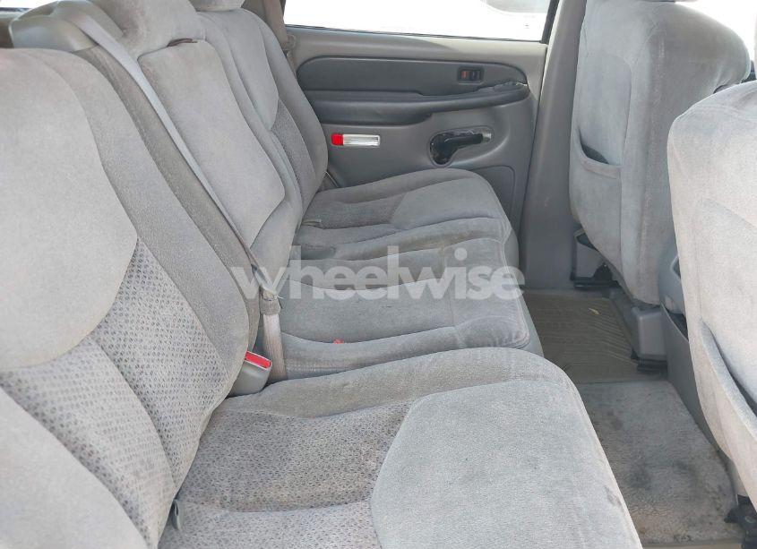 Photo 8 of 2003 Chevrolet Tahoe LS (VIN 1GNEC13V03R302664)