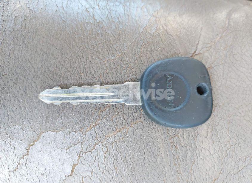 Photo 11 of 2004 Chevrolet Tahoe LS (VIN 1GNEC13V04J217758)