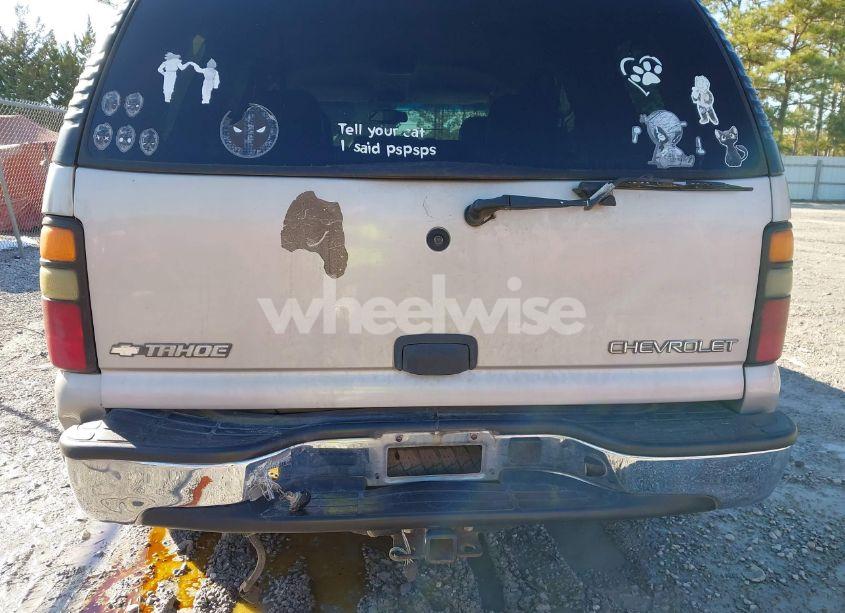 Photo 6 of 2004 Chevrolet Tahoe LS (VIN 1GNEC13V04J217758)