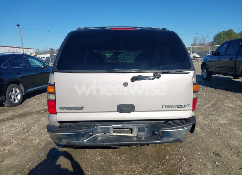 Photo 16 of 2004 Chevrolet Tahoe LS (VIN 1GNEC13V04J328116)