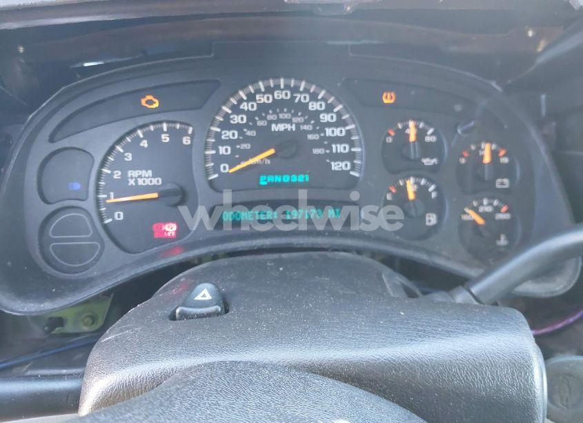 Photo 7 of 2004 Chevrolet Tahoe LS (VIN 1GNEC13V04J328116)