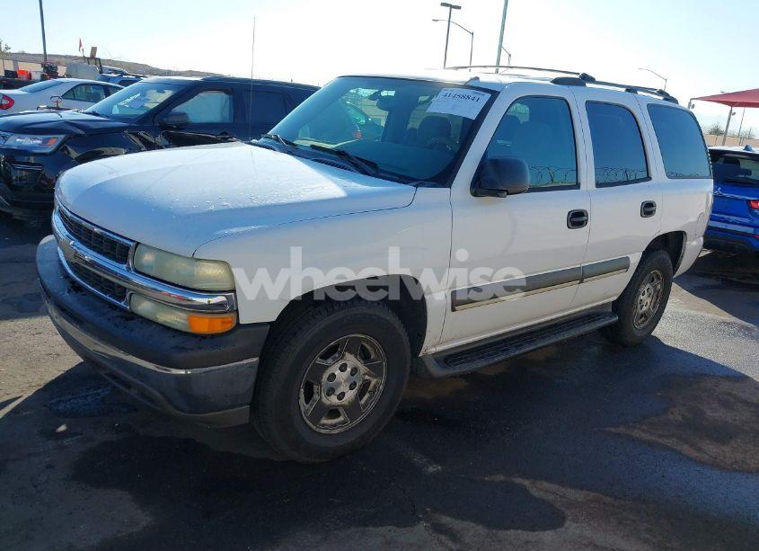 Photo 2 of 2004 Chevrolet Tahoe LS (VIN 1GNEC13V04R201965)