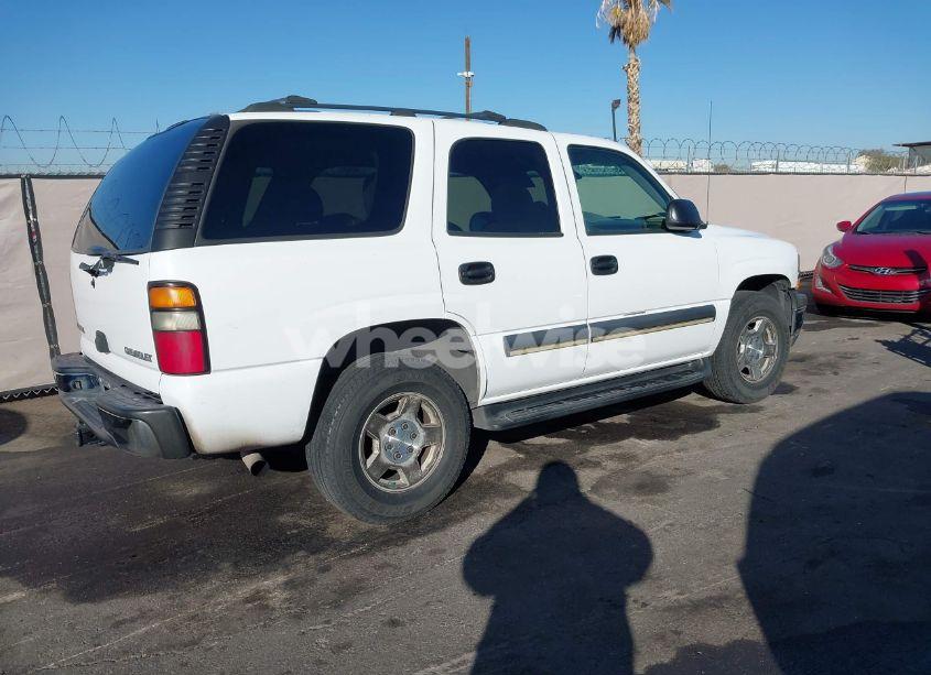 Photo 4 of 2004 Chevrolet Tahoe LS (VIN 1GNEC13V04R201965)
