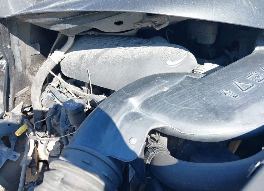 Photo 10 of 2004 Chevrolet Tahoe LS (VIN 1GNEC13V04R215459)