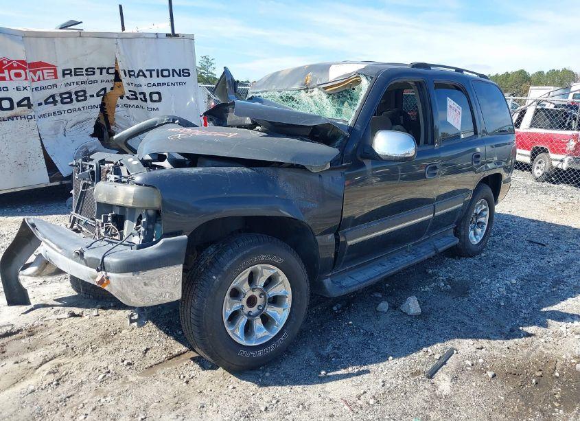 Photo 2 of 2004 Chevrolet Tahoe LS (VIN 1GNEC13V04R215459)
