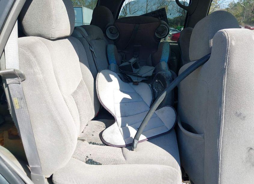 Photo 8 of 2004 Chevrolet Tahoe LS (VIN 1GNEC13V04R215459)