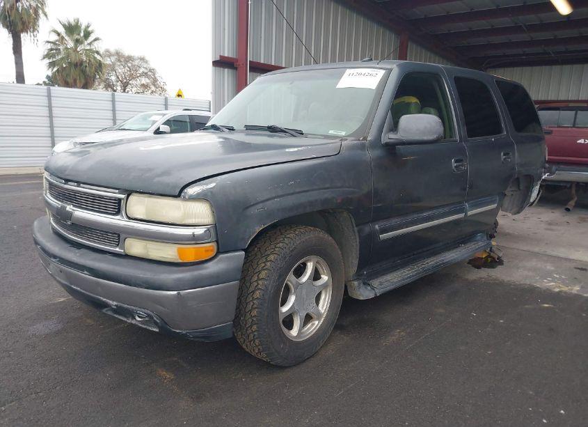 Photo 2 of 2005 Chevrolet Tahoe LS (VIN 1GNEC13V05R262542)