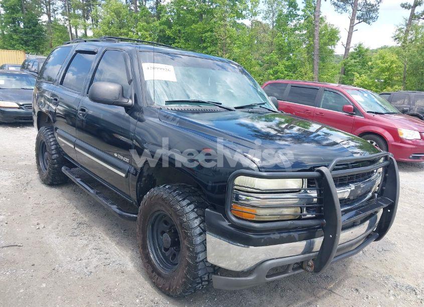 2002 Chevrolet Tahoe LS (VIN 1GNEC13V12J329045) main photo
