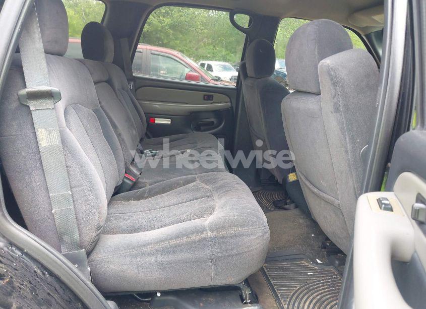 Photo 8 of 2002 Chevrolet Tahoe LS (VIN 1GNEC13V12J329045)