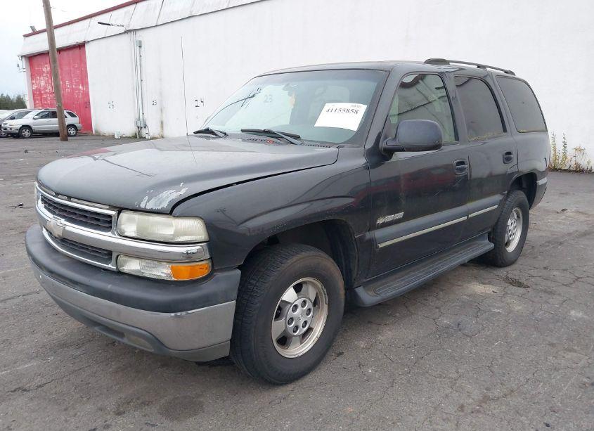 Photo 2 of 2003 Chevrolet Tahoe LS (VIN 1GNEC13V13R227201)