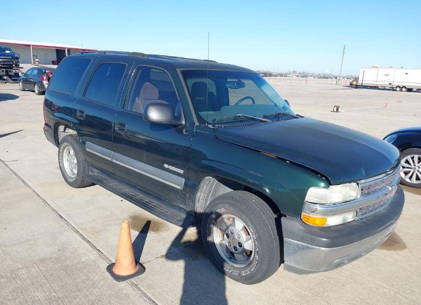 2003 Chevrolet Tahoe LS (VIN 1GNEC13V13R285499) main photo