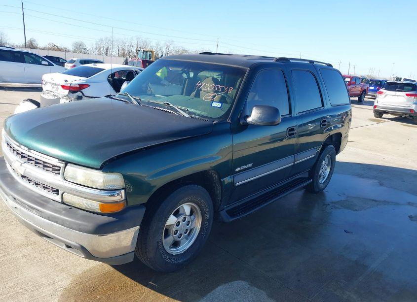 Photo 2 of 2003 Chevrolet Tahoe LS (VIN 1GNEC13V13R285499)