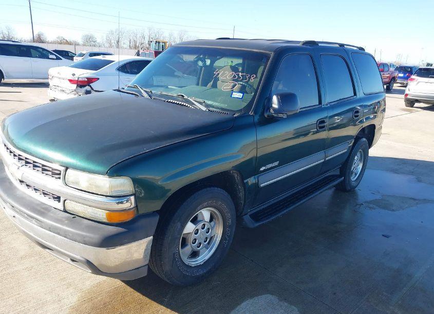 Photo 6 of 2003 Chevrolet Tahoe LS (VIN 1GNEC13V13R285499)