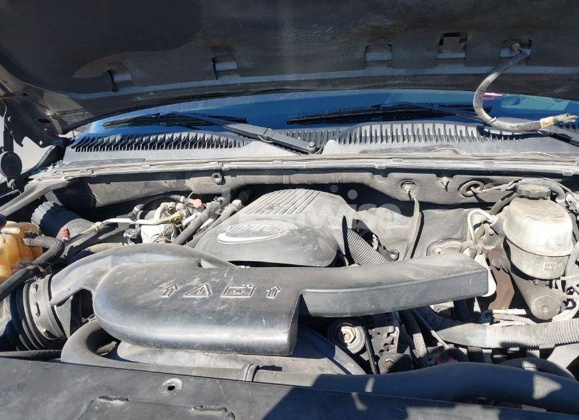 Photo 10 of 2004 Chevrolet Tahoe LS (VIN 1GNEC13V14R133580)