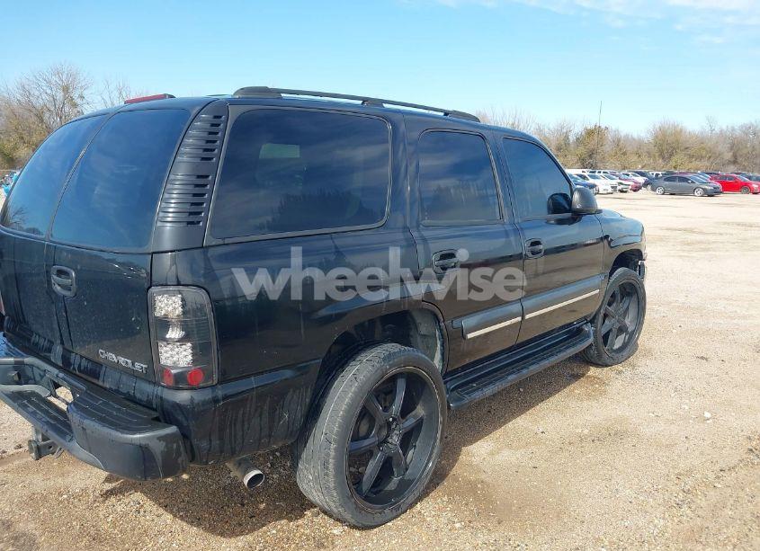 Photo 4 of 2004 Chevrolet Tahoe LS (VIN 1GNEC13V14R133580)