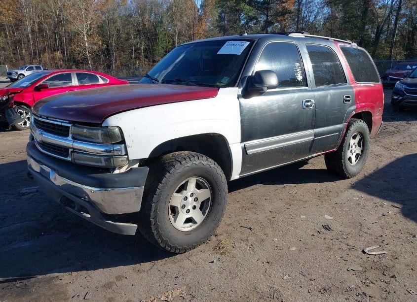 Photo 2 of 2005 Chevrolet Tahoe LS (VIN 1GNEC13V15R241828)
