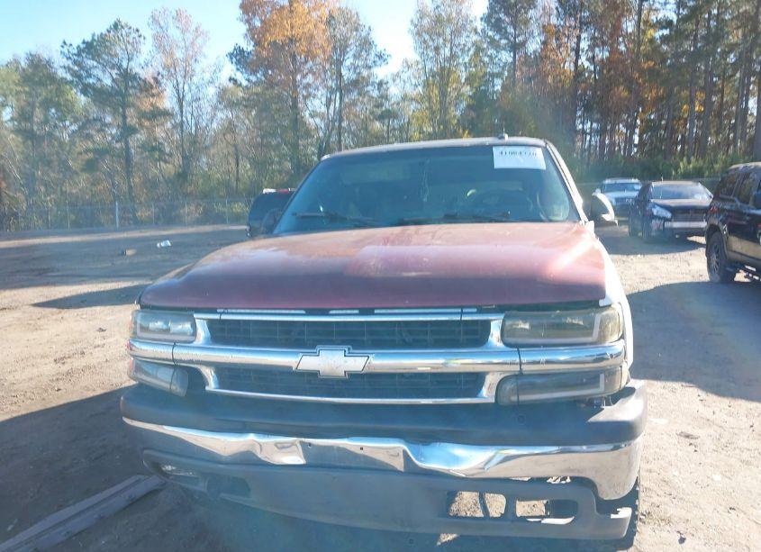 Photo 6 of 2005 Chevrolet Tahoe LS (VIN 1GNEC13V15R241828)