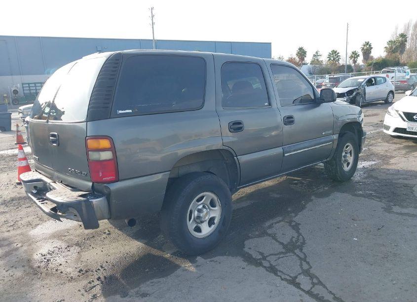 Photo 4 of 2001 Chevrolet Tahoe (VIN 1GNEC13V21J213707)