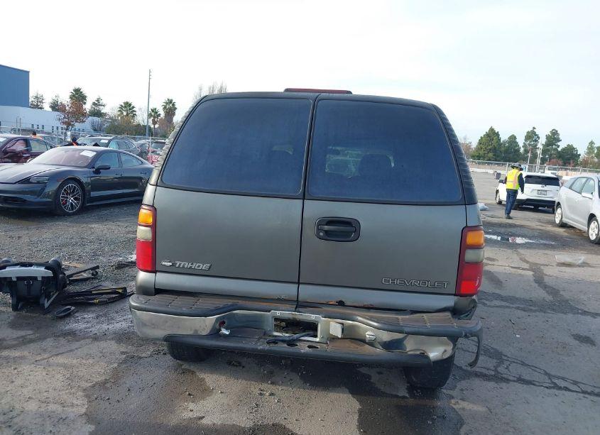 Photo 6 of 2001 Chevrolet Tahoe (VIN 1GNEC13V21J213707)