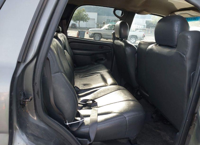 Photo 8 of 2001 Chevrolet Tahoe (VIN 1GNEC13V21J213707)
