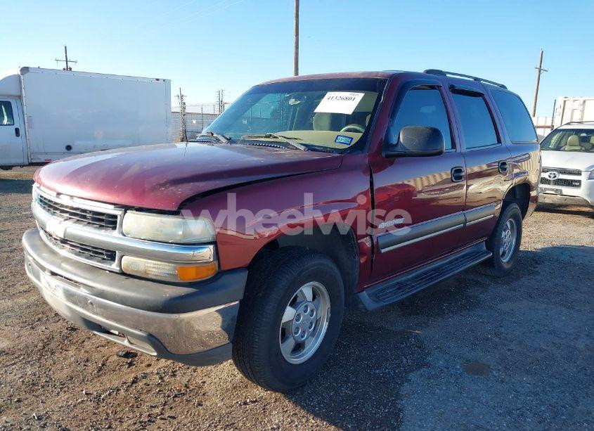 Photo 2 of 2003 Chevrolet Tahoe LS (VIN 1GNEC13V23J251036)