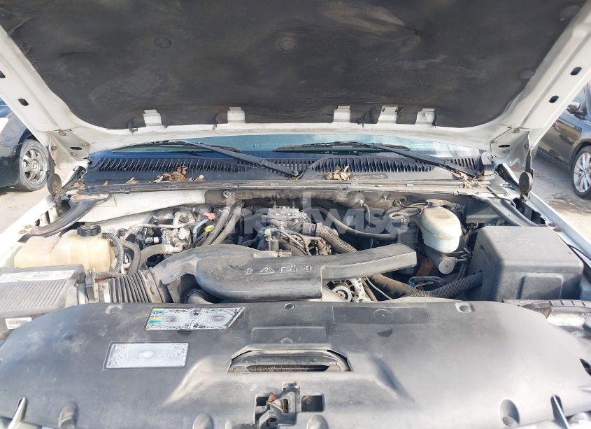 Photo 10 of 2003 Chevrolet Tahoe LS (VIN 1GNEC13V23R154291)