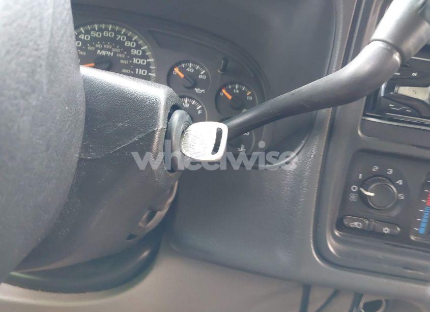 Photo 11 of 2003 Chevrolet Tahoe LS (VIN 1GNEC13V23R154291)