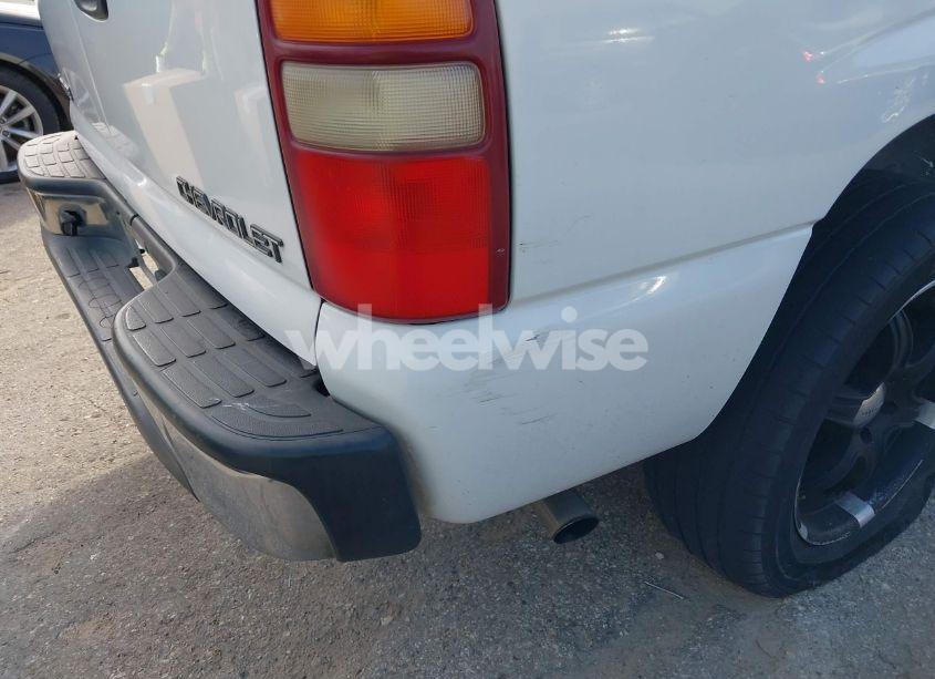 Photo 12 of 2003 Chevrolet Tahoe LS (VIN 1GNEC13V23R154291)