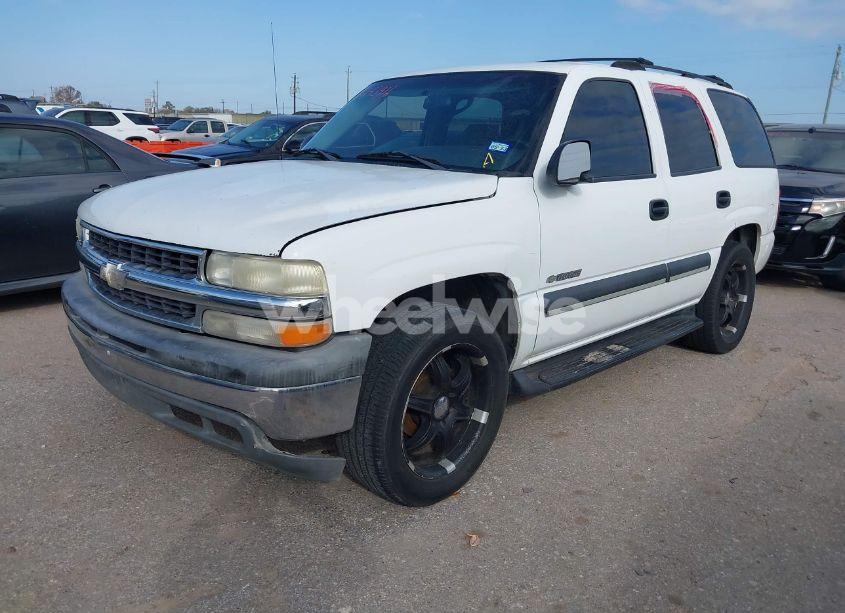 Photo 2 of 2003 Chevrolet Tahoe LS (VIN 1GNEC13V23R154291)