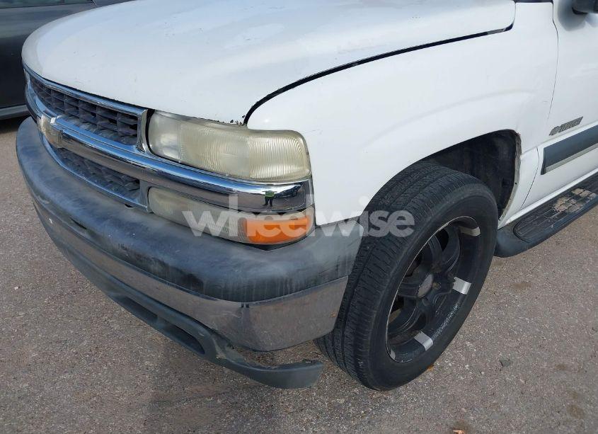 Photo 6 of 2003 Chevrolet Tahoe LS (VIN 1GNEC13V23R154291)