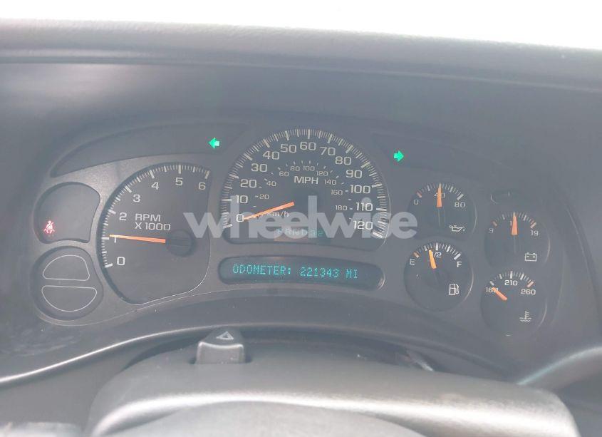 Photo 7 of 2003 Chevrolet Tahoe LS (VIN 1GNEC13V23R154291)