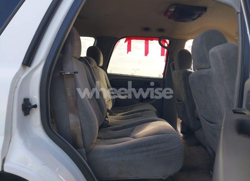 Photo 8 of 2003 Chevrolet Tahoe LS (VIN 1GNEC13V23R154291)