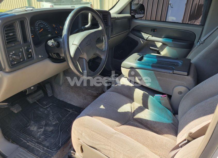 Photo 11 of 2003 Chevrolet Tahoe (VIN 1GNEC13V23R277301)