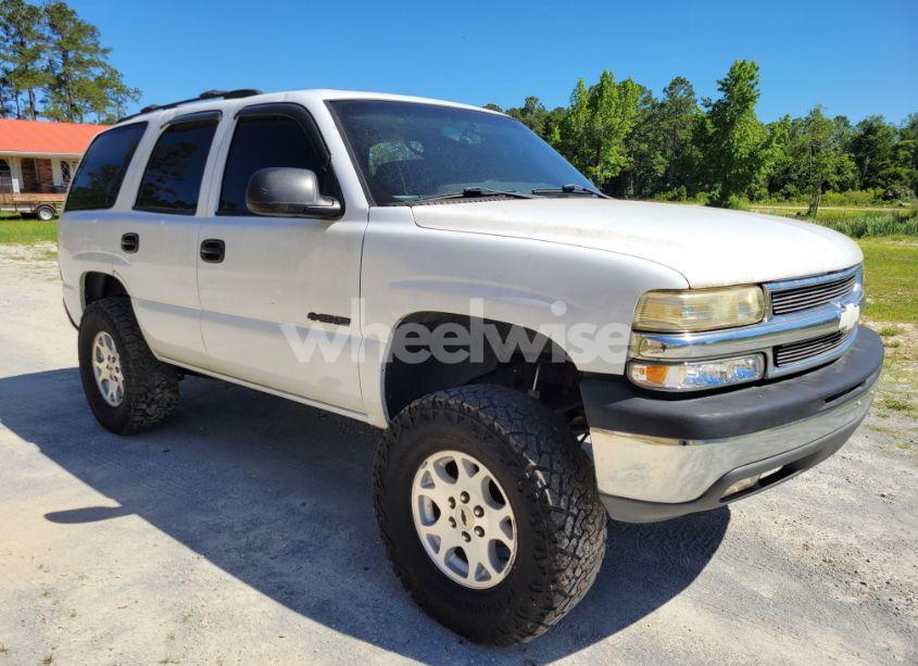 Photo 2 of 2003 Chevrolet Tahoe (VIN 1GNEC13V23R277301)