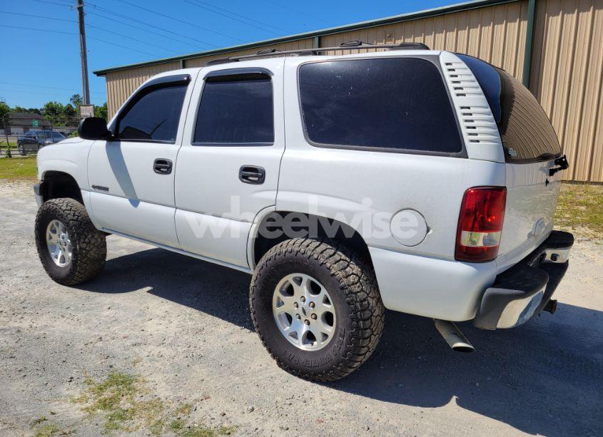 Photo 3 of 2003 Chevrolet Tahoe (VIN 1GNEC13V23R277301)