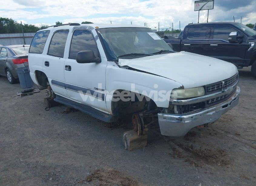 2003 Chevrolet Tahoe LS (VIN 1GNEC13V23R317327) main photo