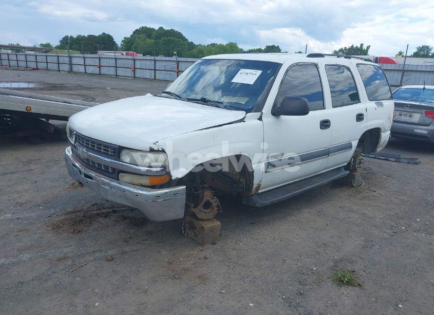 Photo 2 of 2003 Chevrolet Tahoe LS (VIN 1GNEC13V23R317327)