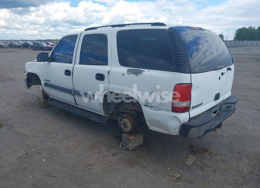 Photo 3 of 2003 Chevrolet Tahoe LS (VIN 1GNEC13V23R317327)