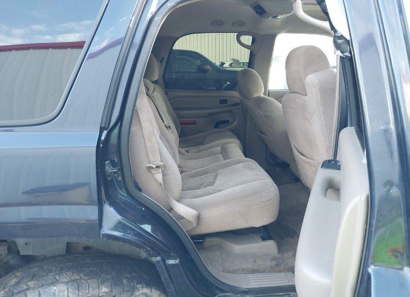 Photo 8 of 2004 Chevrolet Tahoe LS (VIN 1GNEC13V24J116172)