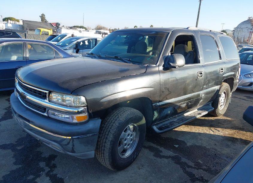 Photo 2 of 2004 Chevrolet Tahoe LS (VIN 1GNEC13V24J156025)