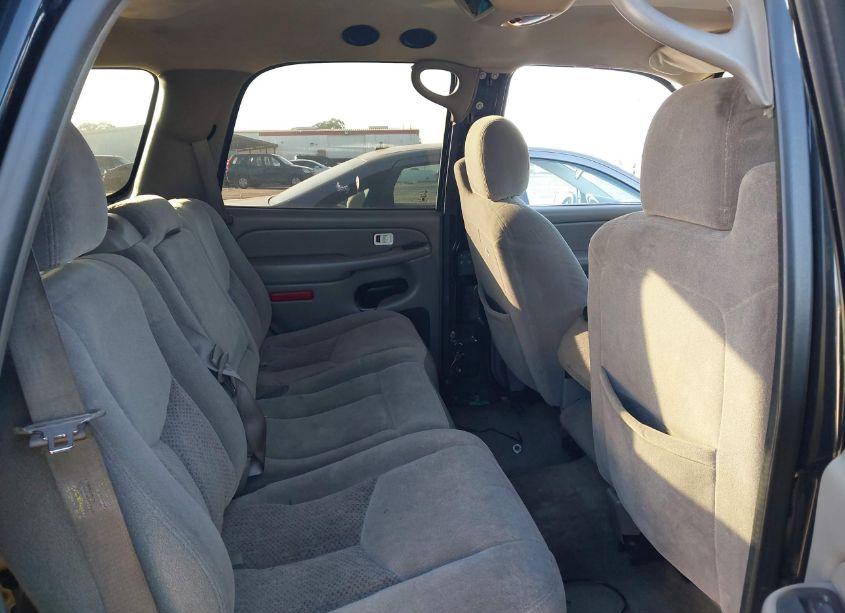 Photo 8 of 2004 Chevrolet Tahoe LS (VIN 1GNEC13V24J156025)