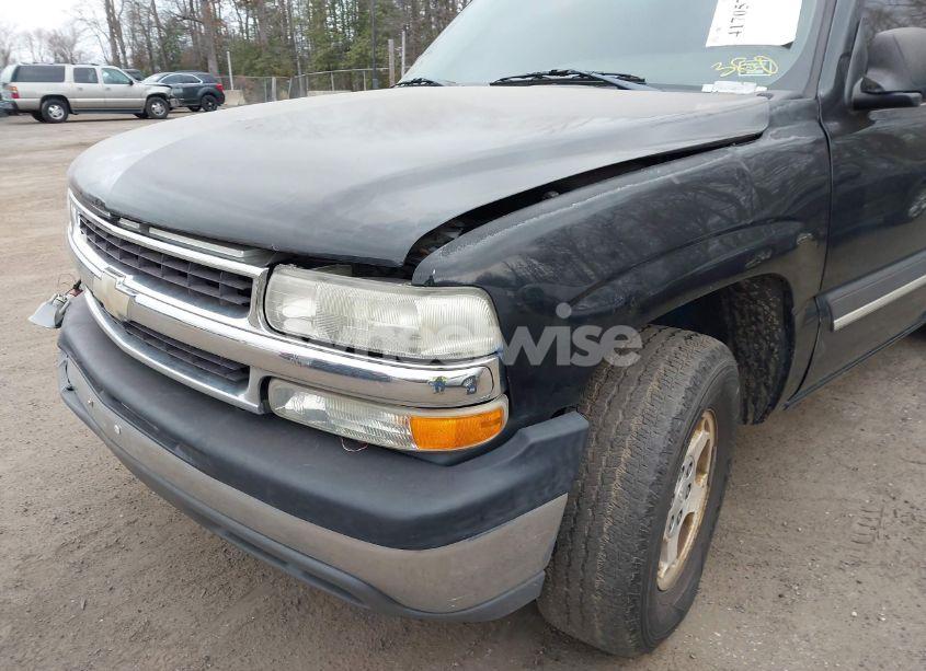 Photo 6 of 2004 Chevrolet Tahoe LS (VIN 1GNEC13V24J291411)