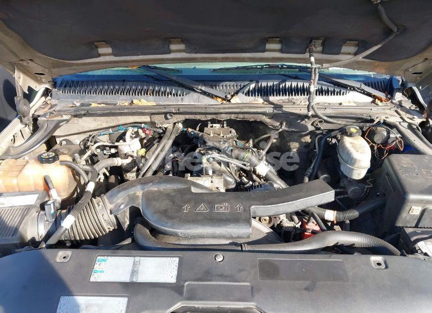 Photo 10 of 2004 Chevrolet Tahoe LS (VIN 1GNEC13V24R140604)