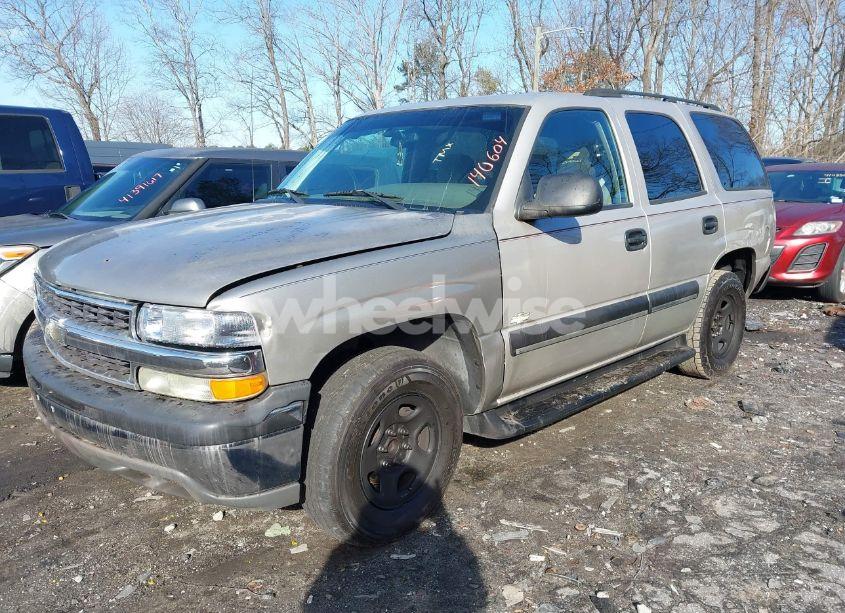 Photo 2 of 2004 Chevrolet Tahoe LS (VIN 1GNEC13V24R140604)