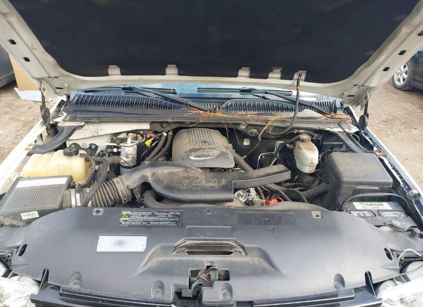 Photo 10 of 2004 Chevrolet Tahoe LS (VIN 1GNEC13V24R292639)