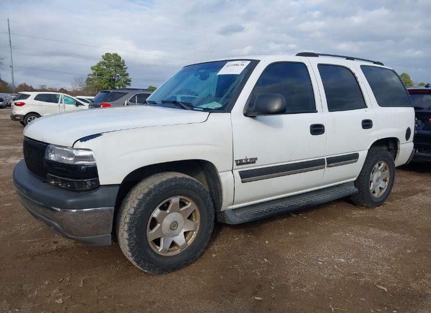 Photo 2 of 2004 Chevrolet Tahoe LS (VIN 1GNEC13V24R292639)