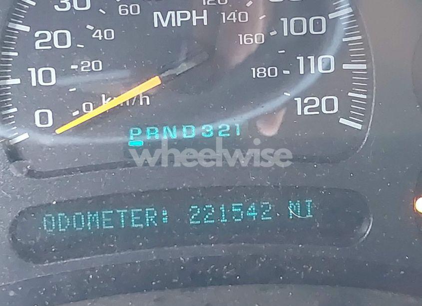 Photo 15 of 2005 Chevrolet Tahoe LS (VIN 1GNEC13V25R164239)