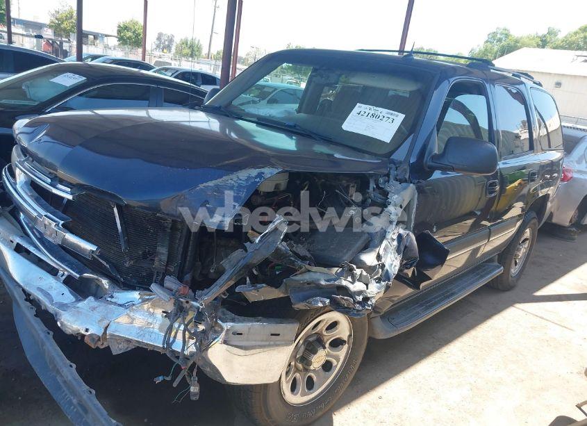 Photo 2 of 2005 Chevrolet Tahoe LS (VIN 1GNEC13V25R164239)