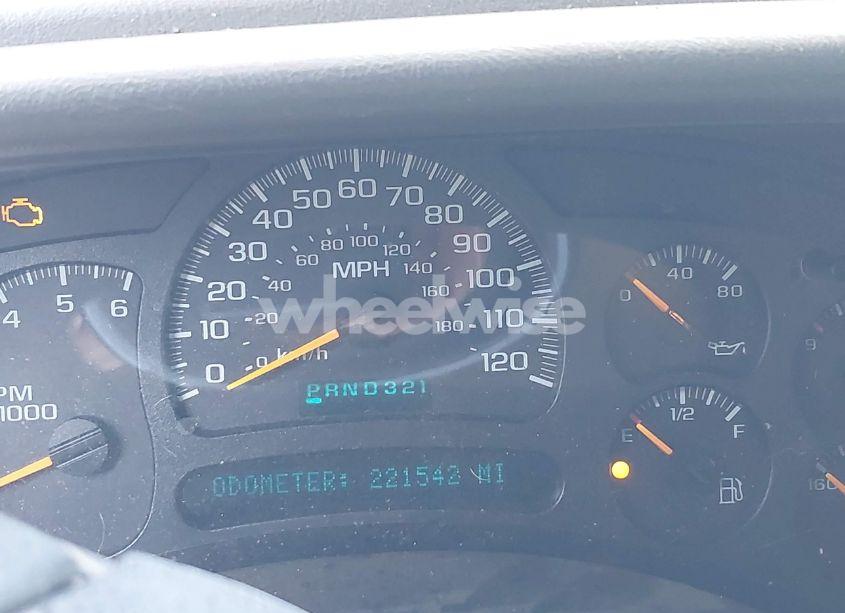 Photo 7 of 2005 Chevrolet Tahoe LS (VIN 1GNEC13V25R164239)